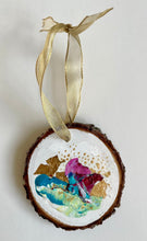 Textured Cheer Ornament No. 10