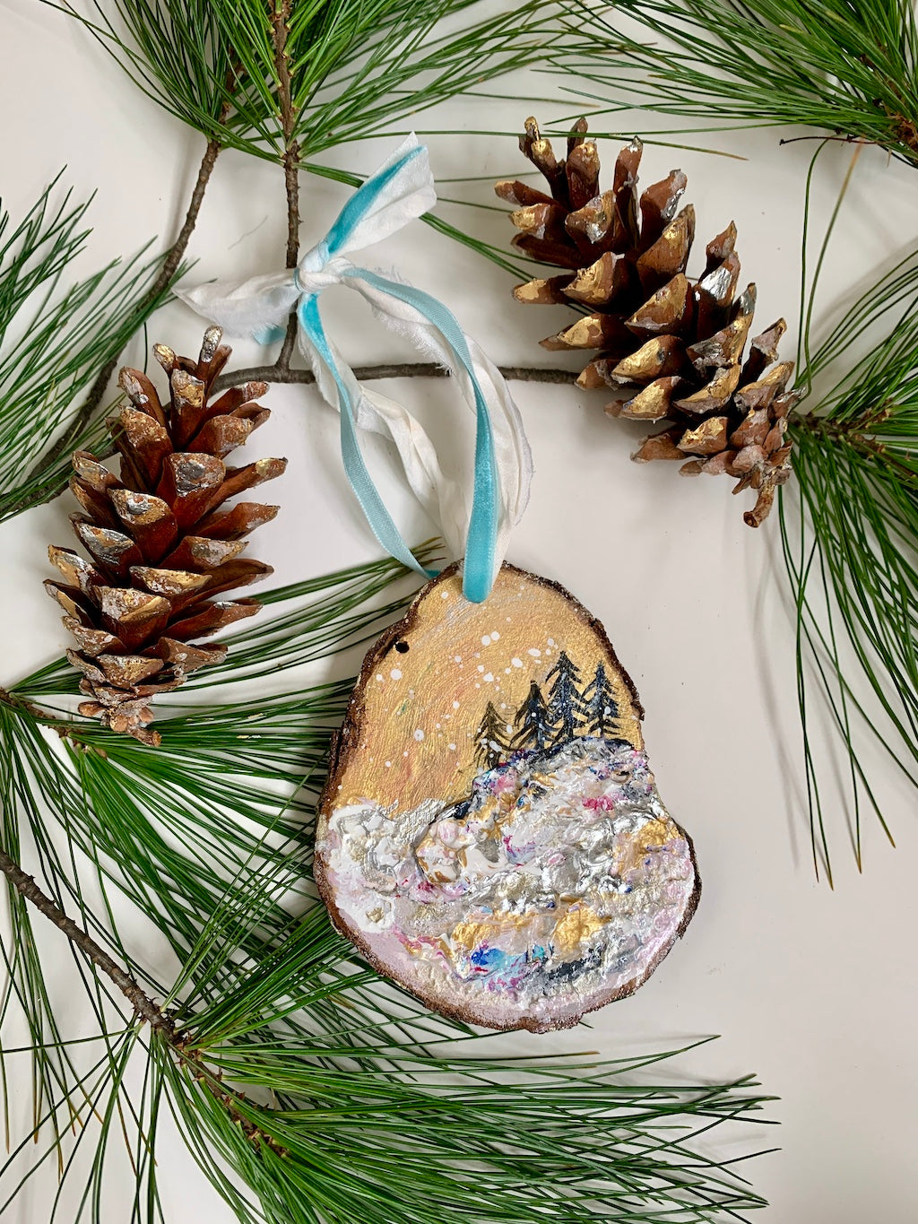 Wonderland Ornament #19