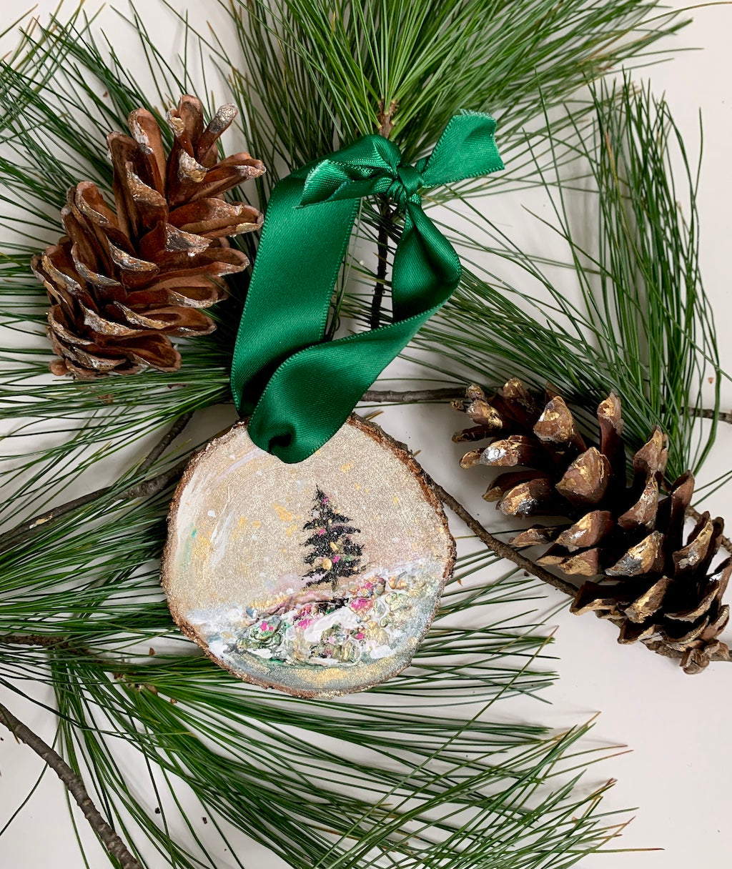 Wonderland Ornament #20