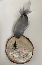 Wonderland Ornament #23